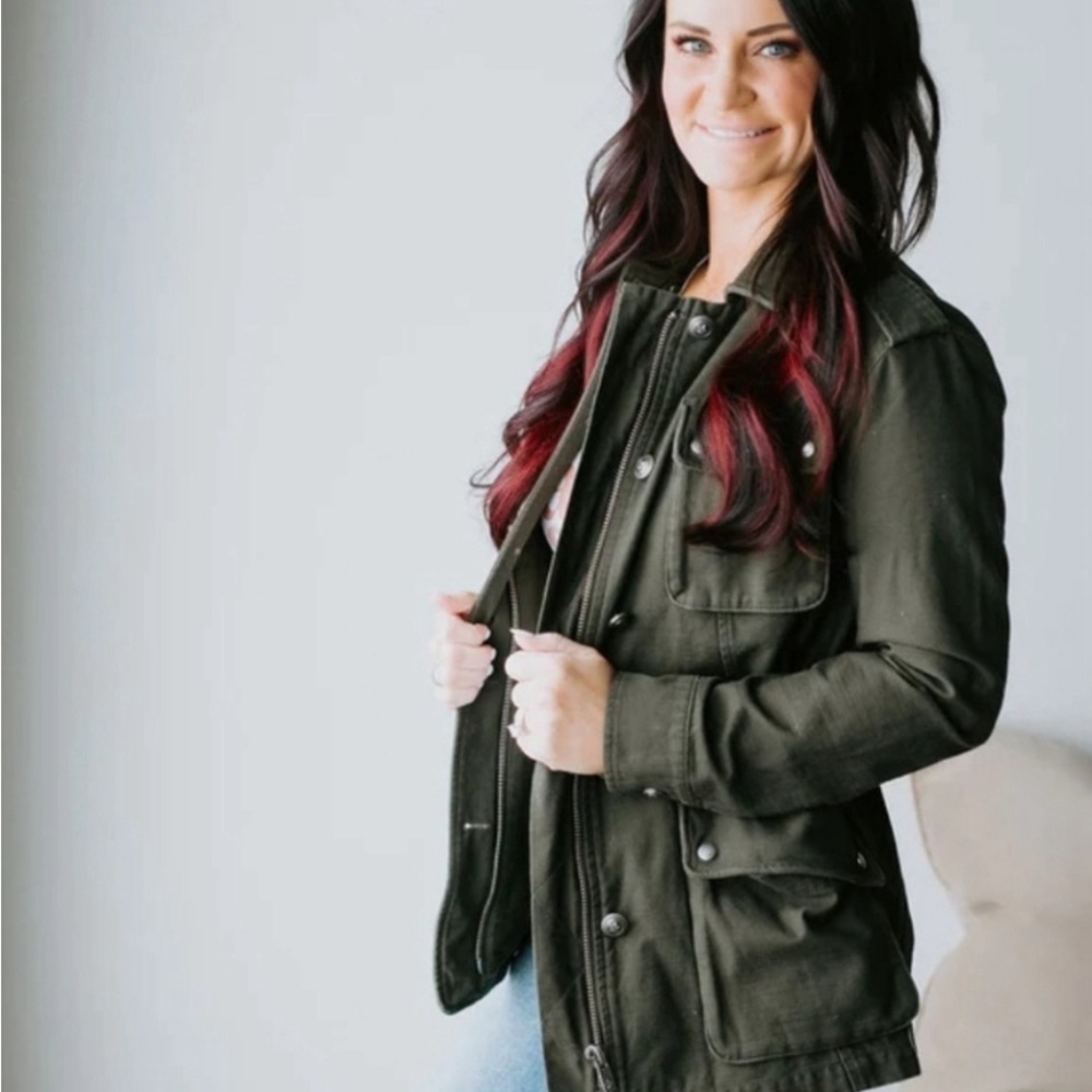 Chelsea DeBoer Tan Utility Jacket Classic Style - Picture 9 of 10